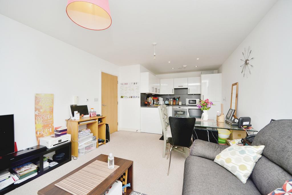 Living / Kitchen