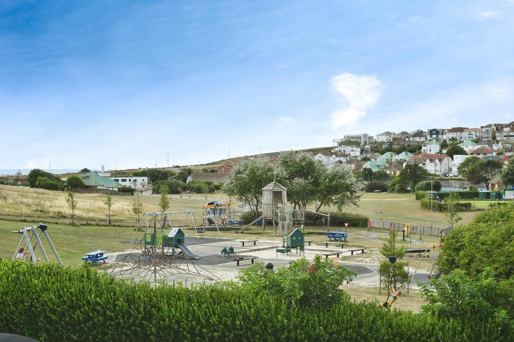 Oval Park