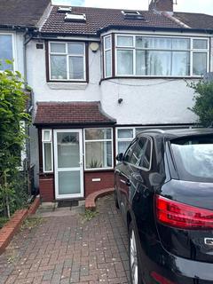4 bedroom house to rent, Hadden Way, Greenford, UB6