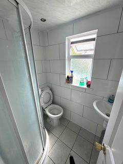 4 bedroom house to rent, Hadden Way, Greenford, UB6