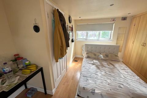 4 bedroom house to rent, Hadden Way, Greenford, UB6