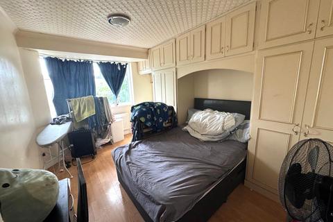 4 bedroom house to rent, Hadden Way, Greenford, UB6