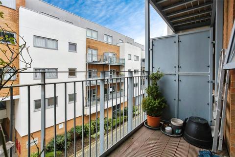 2 bedroom flat for sale, Sovereign Way, Tonbridge, Kent, TN9