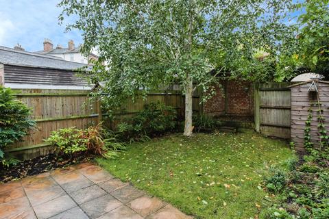2 bedroom flat for sale, Parsons Place, Tonbridge, Kent, TN9