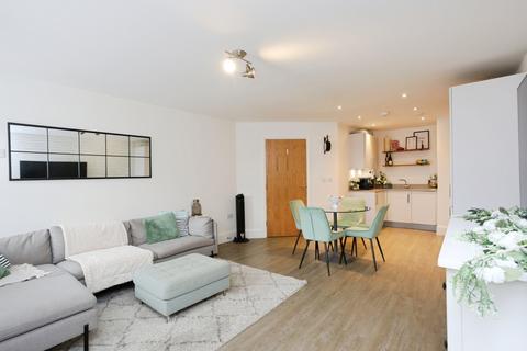 2 bedroom flat for sale, High Street, Tonbridge, Kent, TN9