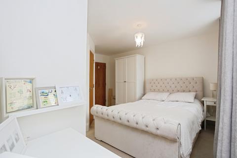 2 bedroom flat for sale, High Street, Tonbridge, Kent, TN9
