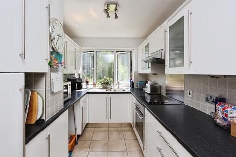 4 bedroom terraced house for sale, Woodside Road, Tonbridge, Kent, TN9