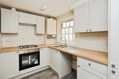2 bedroom flat for sale, Kinnings Row, Tonbridge, Kent, TN9