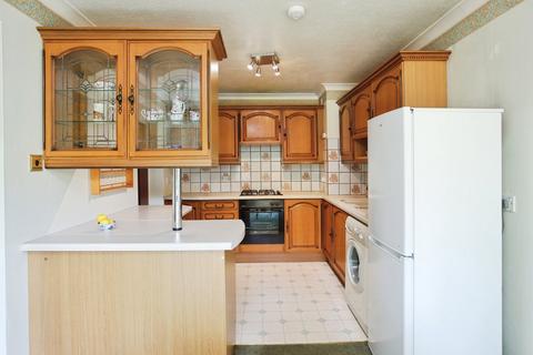 2 bedroom flat for sale, Mill Crescent, Tonbridge, Kent, TN9