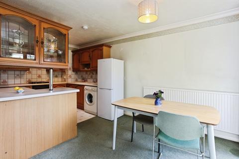 2 bedroom flat for sale, Mill Crescent, Tonbridge, Kent, TN9