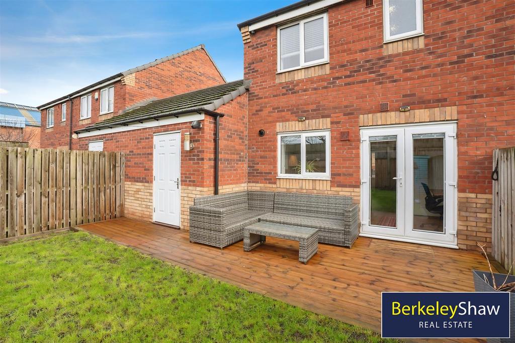 Rear garden (2)