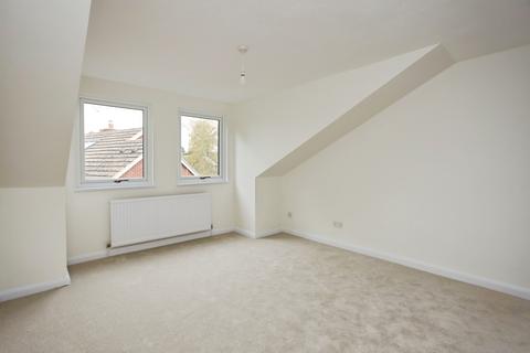 2 bedroom flat for sale, Hadlow Road, Tonbridge, Kent, TN9