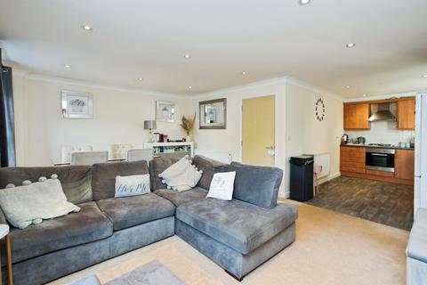 2 bedroom flat for sale, Albert Road, Tonbridge, Kent, TN9