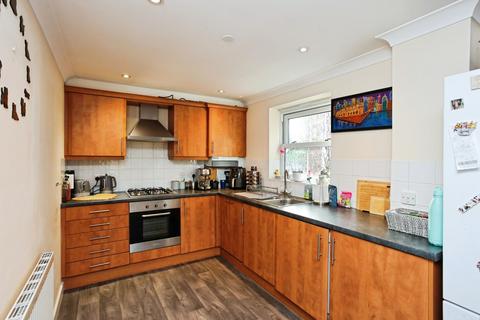 2 bedroom flat for sale, Albert Road, Tonbridge, Kent, TN9