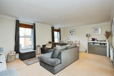 2 bedroom flat for sale, Albert Road, Tonbridge, Kent, TN9