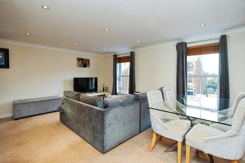 2 bedroom flat for sale, Albert Road, Tonbridge, Kent, TN9