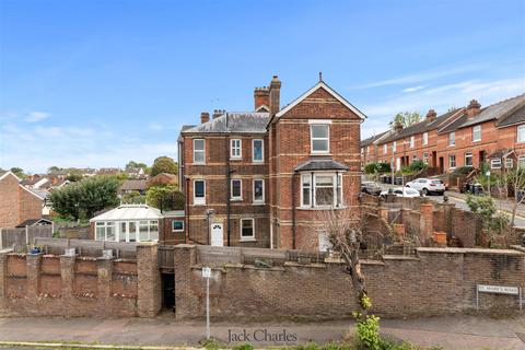 4 bedroom detached house for sale, Tonbridge