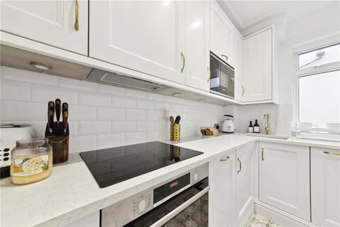 1 bedroom flat for sale, Thackeray Court, London SW3