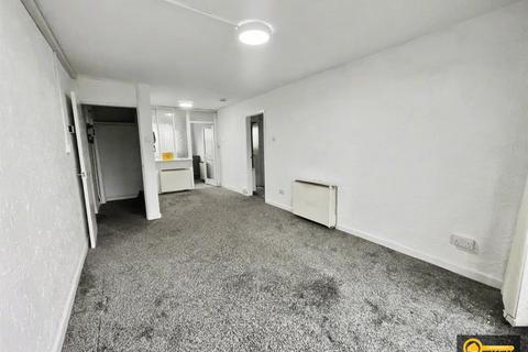 2 bedroom flat for sale, The Nook, Attleborough, Nuneaton