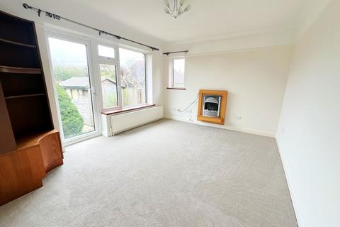 3 bedroom semi-detached bungalow to rent, Danecourt Close, Bexhill-on-Sea, TN39