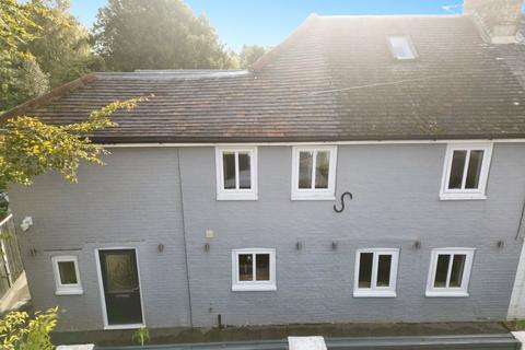 4 bedroom end of terrace house for sale - Main Road, Hadlow Down, Uckfield, East Sussex, TN22