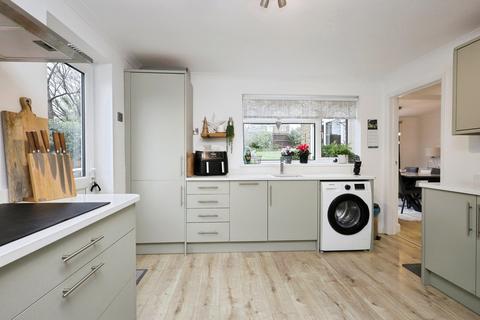 3 bedroom detached house for sale, Rocks Park Road, Uckfield, East Sussex, TN22