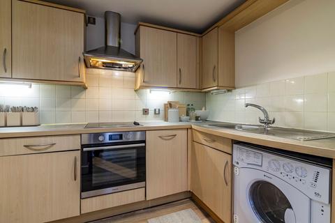 2 bedroom flat to rent, Ropewalk Court, Nottingham NG1