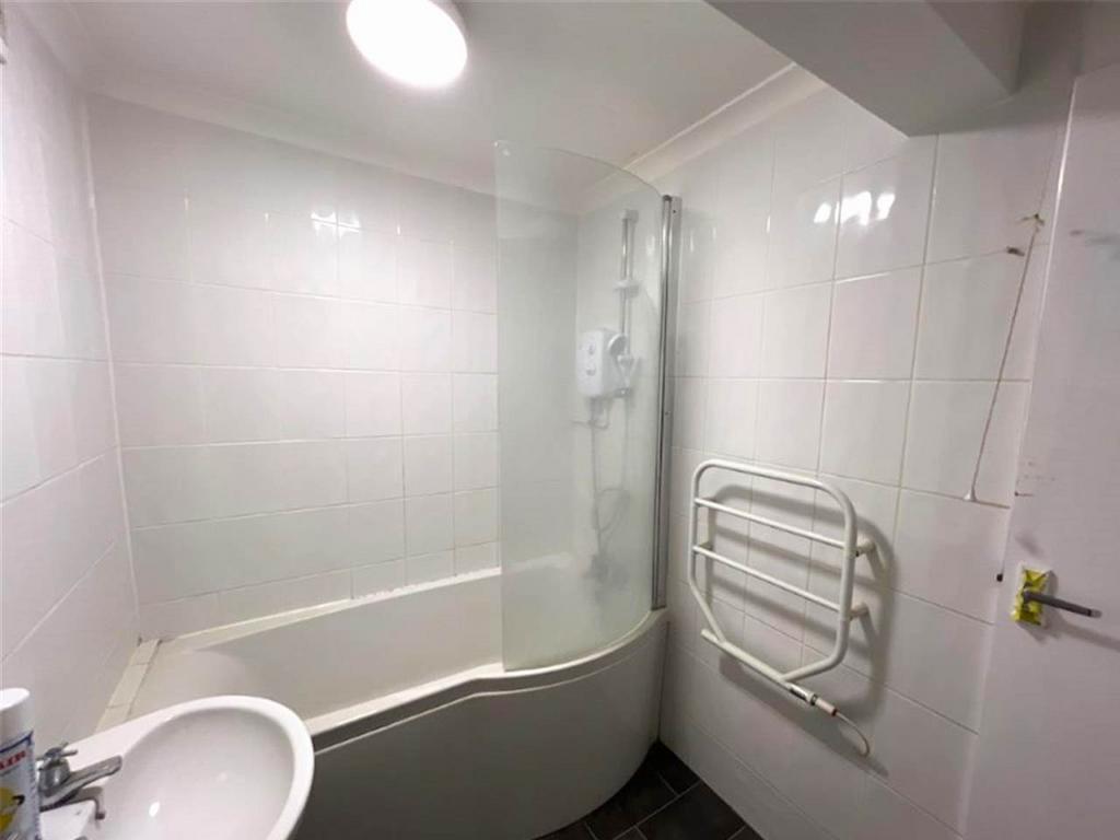 135323977 Bathroom 4