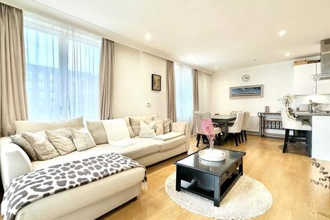 3 bedroom apartment for sale, Cavendish Square, London E16