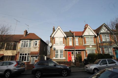 2 bedroom flat to rent, Belle Vue Road, Walthamstow, London