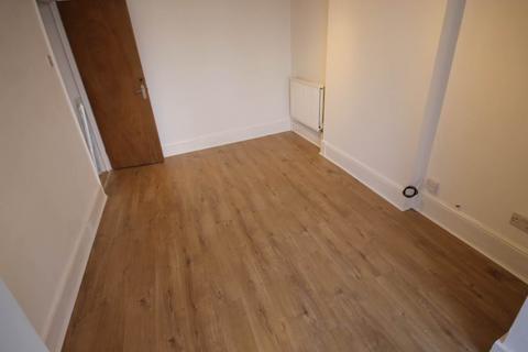 2 bedroom flat to rent, Belle Vue Road, Walthamstow, London