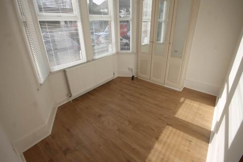 2 bedroom flat to rent, Belle Vue Road, Walthamstow, London
