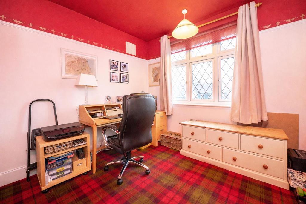 Bedroom 4/ Office