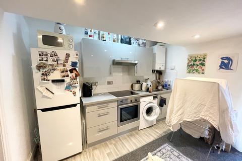 1 bedroom flat to rent, Regency Square, Brighton, BN1
