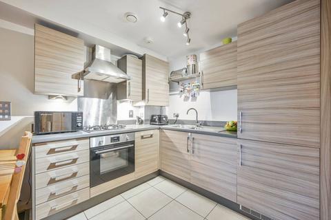 1 bedroom flat for sale, N4, Finsbury Park, London, N4