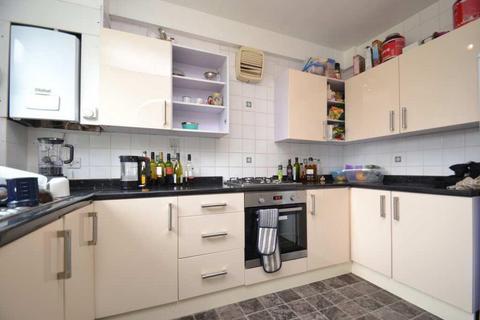 undefined, Gunnersbury Avenue, Acton, W3