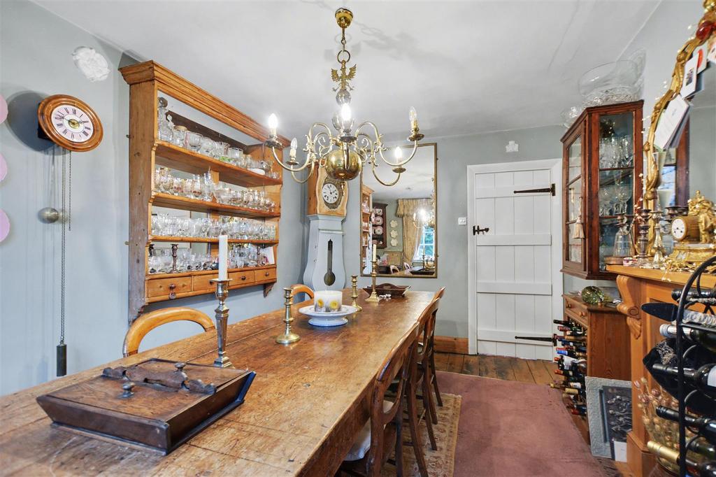 Dining Room 2.jpeg