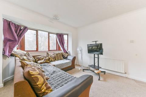 1 bedroom flat for sale, Chartwell Close, East Croydon, Croydon, CR0