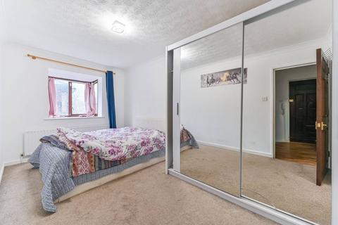 1 bedroom flat for sale, Chartwell Close, East Croydon, Croydon, CR0