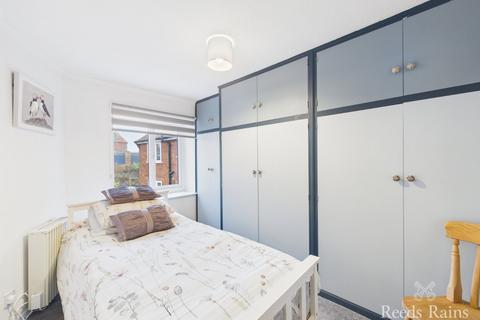 2 bedroom end of terrace house for sale, North End, Bridlington YO15