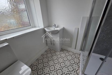 4 bedroom terraced house to rent, South Street, Dewsbury