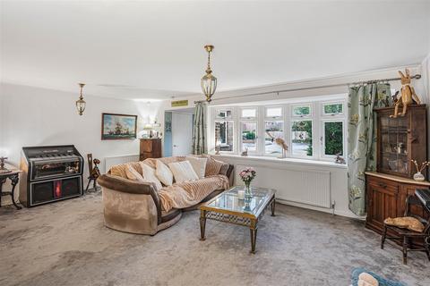 undefined, Burns Crescent, Bicester