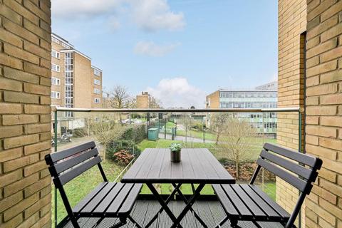 2 bedroom flat for sale, Pipit Drive, Putney, London, SW15
