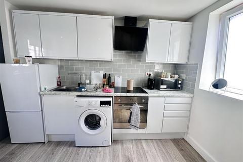 1 bedroom flat to rent, Cygnet House, South Hampstead, London, NW6