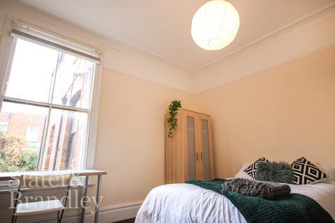 1 bedroom terraced house to rent, Musters Road, West Bridgford, Nottingham, Nottinghamshire, NG2