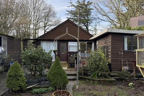 2 bedroom bungalow for sale, Hamstead Road, Cranmore, Yarmouth