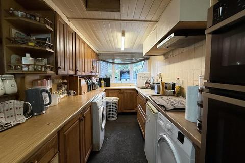 2 bedroom bungalow for sale, Hamstead Road, Cranmore, Yarmouth