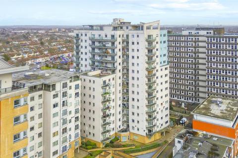 2 bedroom flat for sale, Axon Place, Ilford