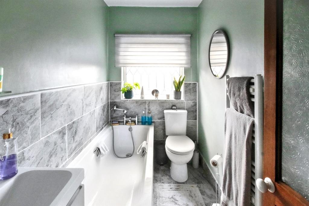 Bathroom.JPG