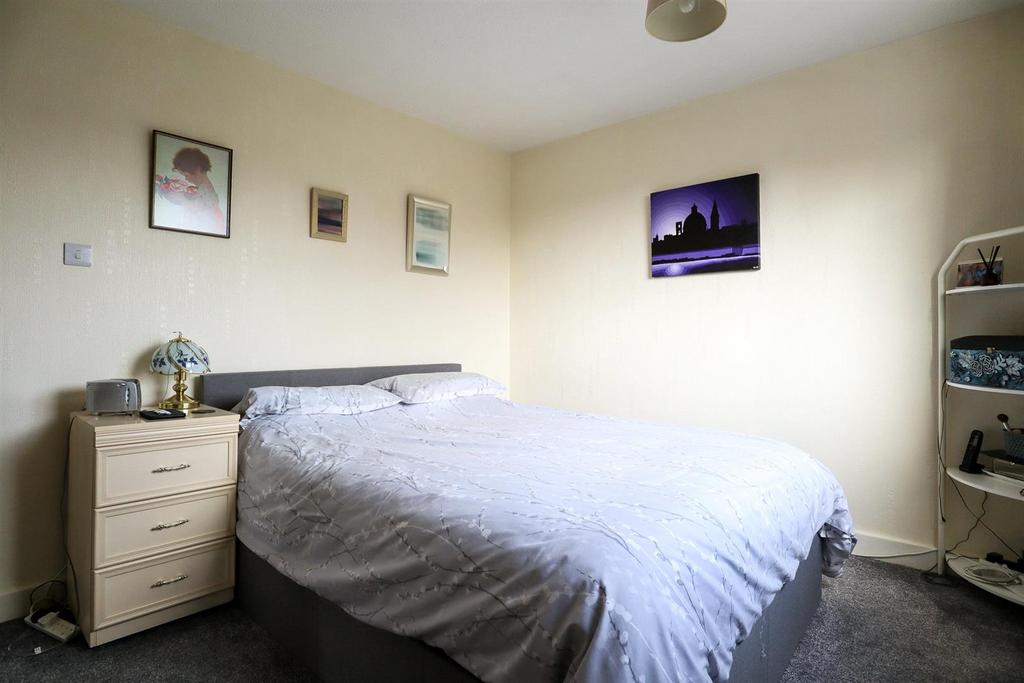 Bedroom 1.jpg